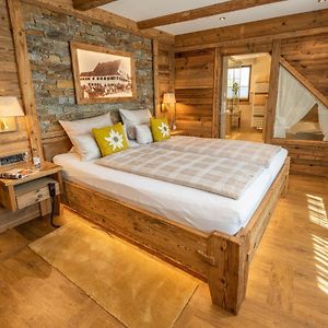 Deluxe Zimmer mit Kingsize-Bett
